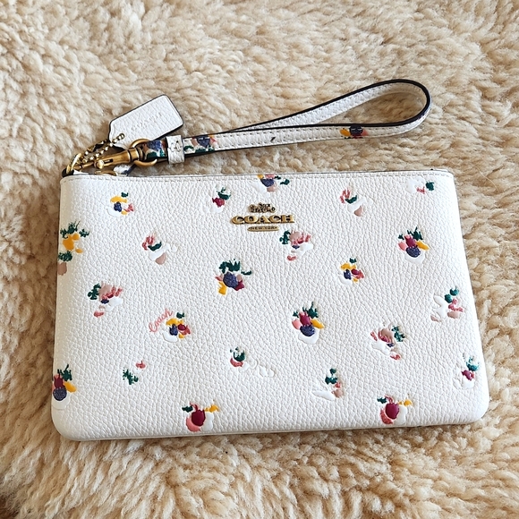 NWT Coach Chalk Floral Wristlet 🎁 - Picture 1 of 13